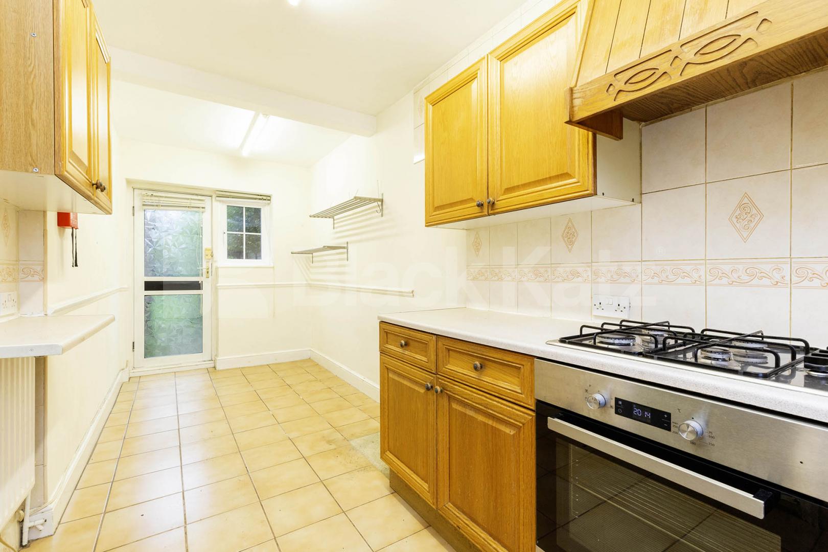 			3 Bedroom, 1 bath, 1 reception House			 Wormholt Road, Shepherds Bush